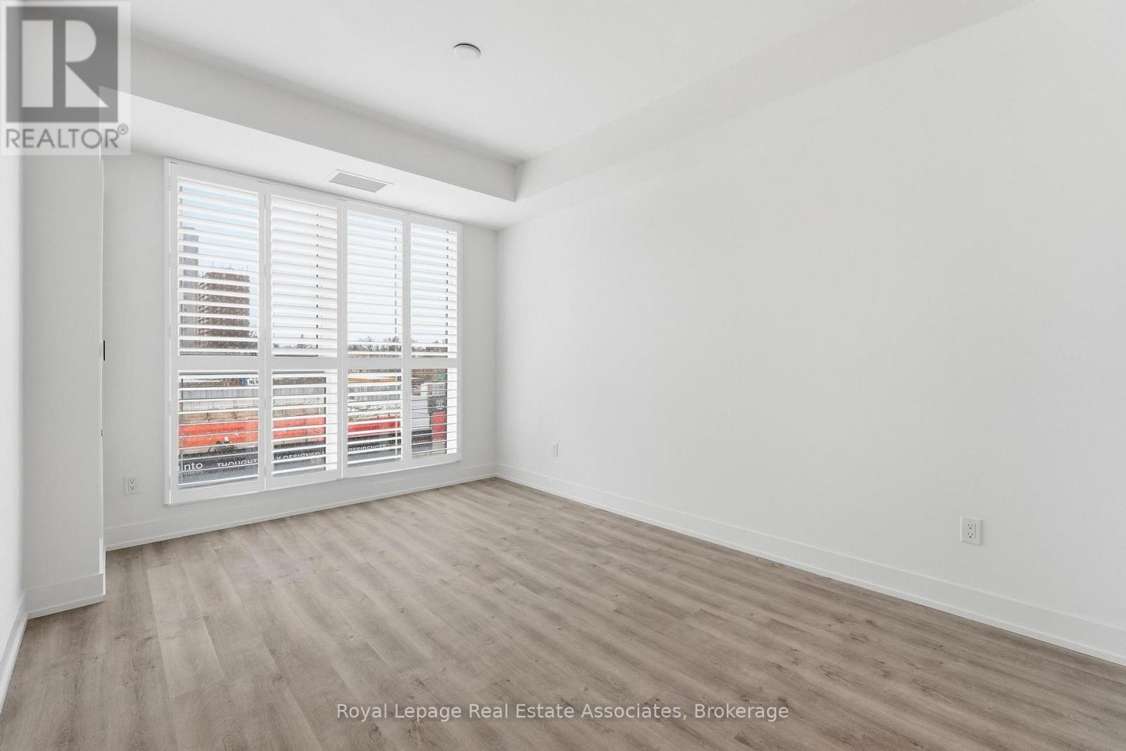 318 - 25 Cordova Avenue, Toronto, Ontario  M9A 0E5 - Photo 6 - W12892694