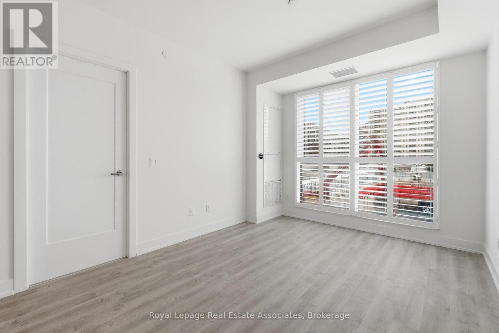 318 - 25 Cordova Avenue, Toronto, Ontario  M9A 0E5 - Photo 7 - W12892694