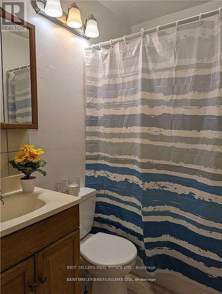 320 Ashbury Road, Oakville, Ontario  L6K 2M4 - Photo 7 - W12892698