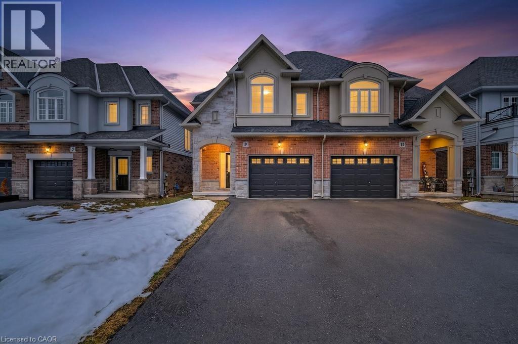 9 STARLING Drive, Hamilton, Ontario