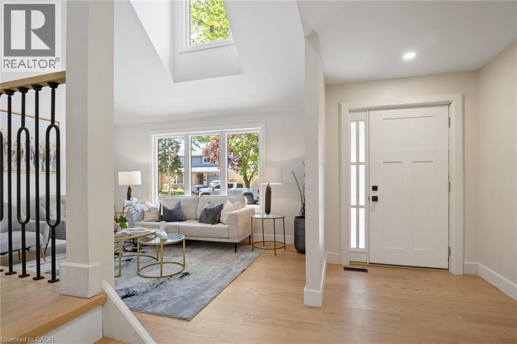 92 Scenic Wood Crescent, Kitchener, Ontario  N2A 3N6 - Photo 2 - 40808022