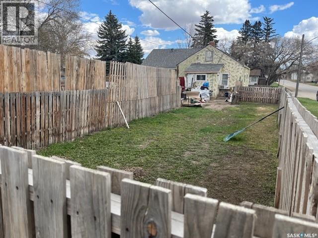 201 R Avenue N, Saskatoon, Saskatchewan  S7L 2Y6 - Photo 3 - SK030662