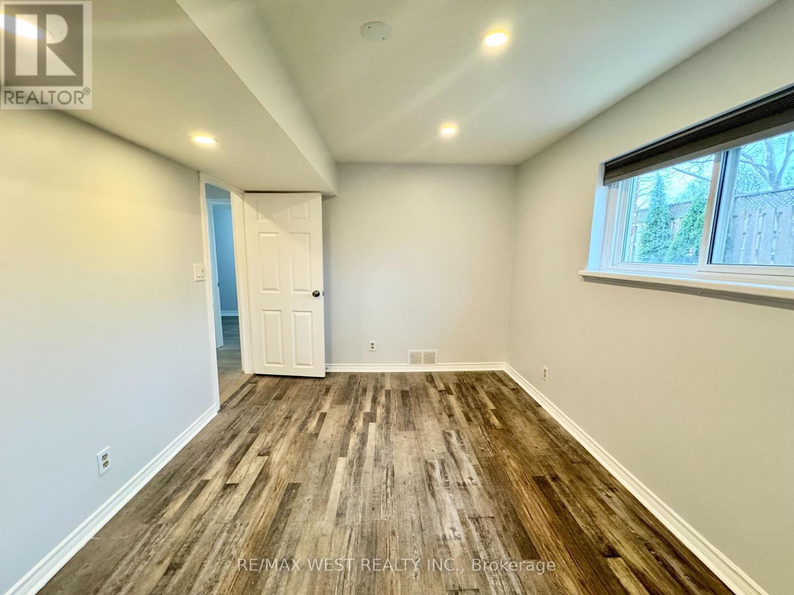 4244 York Drive, Niagara Falls (Morrison), Ontario  L2E 6Y4 - Photo 21 - X12892420