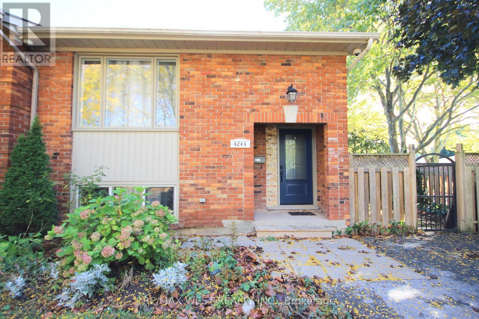 4244 York Drive, Niagara Falls (Morrison), Ontario  L2E 6Y4 - Photo 3 - X12892420