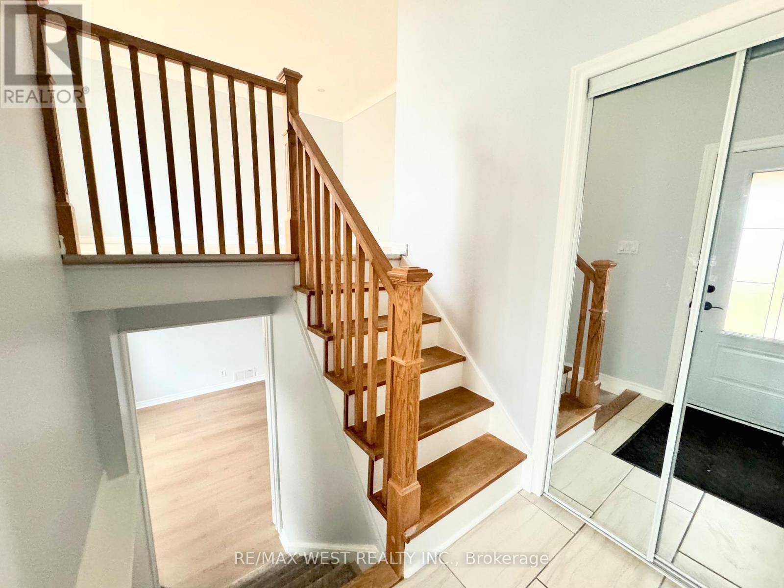 4244 York Drive, Niagara Falls (Morrison), Ontario  L2E 6Y4 - Photo 4 - X12892420