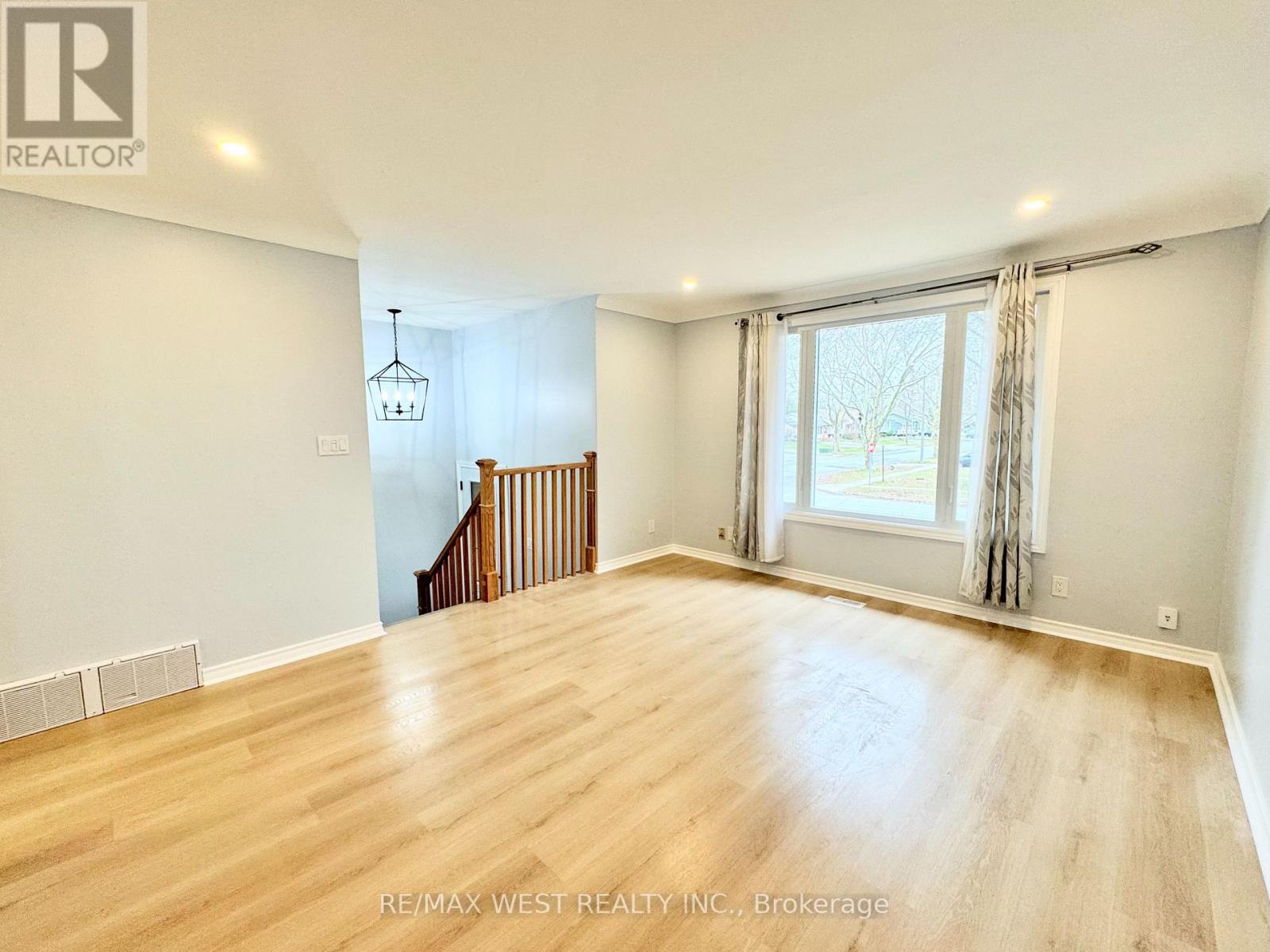 4244 York Drive, Niagara Falls (Morrison), Ontario  L2E 6Y4 - Photo 5 - X12892420