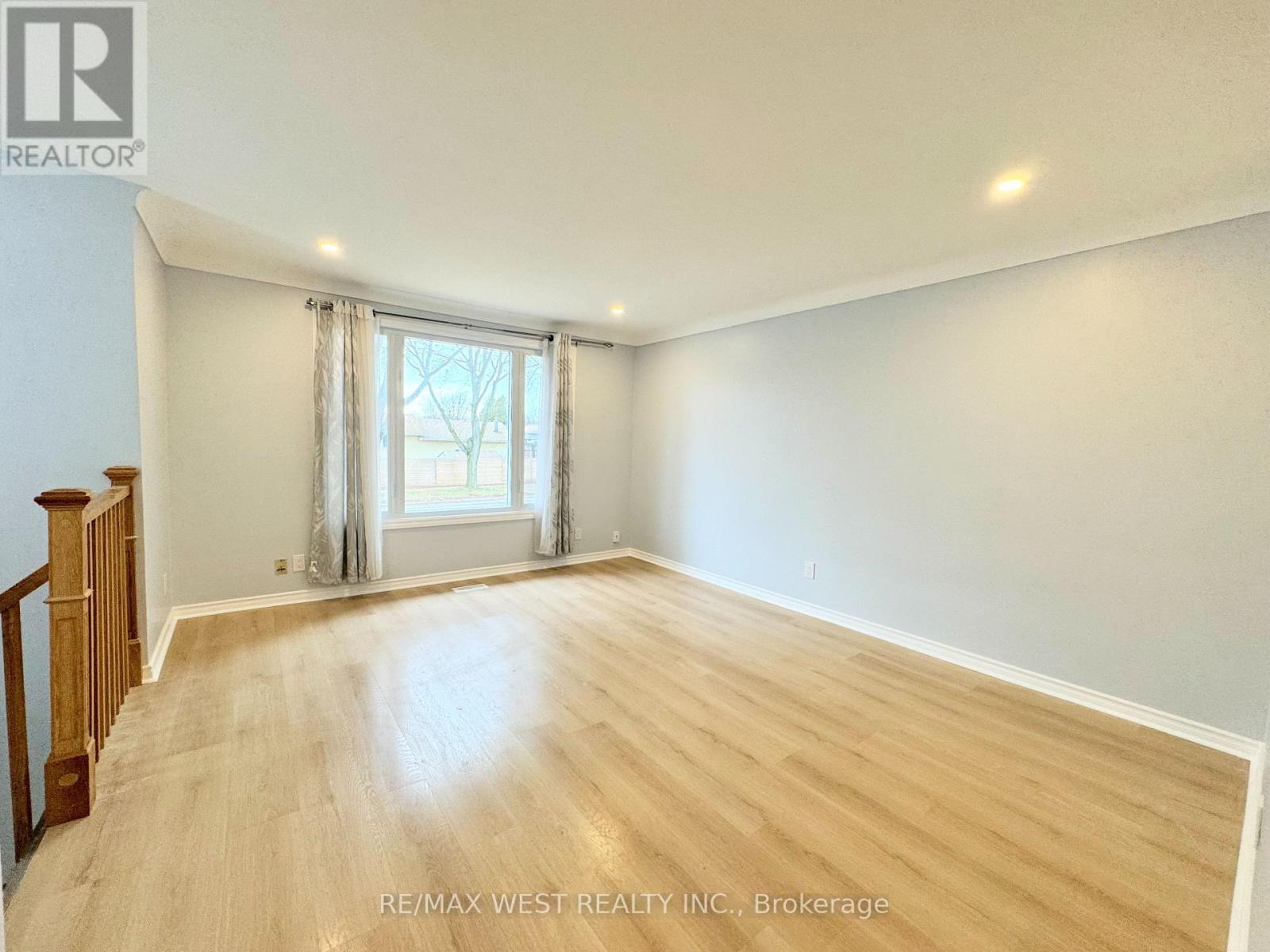 4244 York Drive, Niagara Falls (Morrison), Ontario  L2E 6Y4 - Photo 6 - X12892420