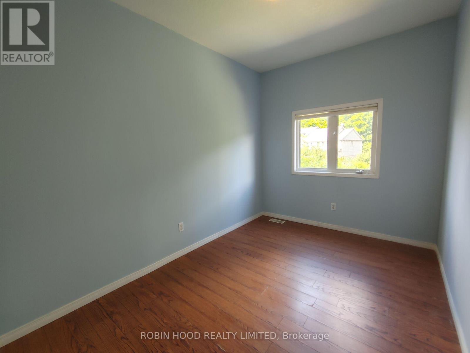 F31 - 175 David Bergey Drive, Kitchener, Ontario  N2E 4H6 - Photo 10 - X12892538