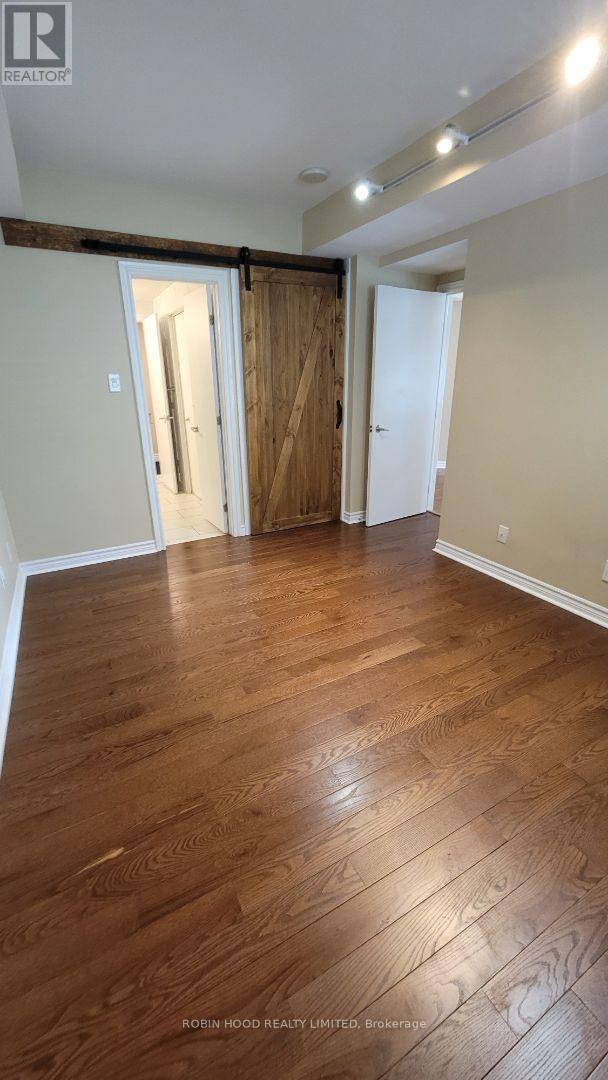 401 - 200 Rideau Street, Ottawa, Ontario  K1N 5Y1 - Photo 11 - X12892550