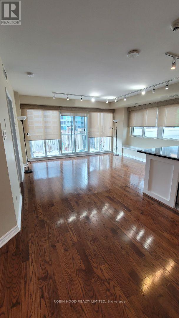 401 - 200 Rideau Street, Ottawa, Ontario  K1N 5Y1 - Photo 3 - X12892550