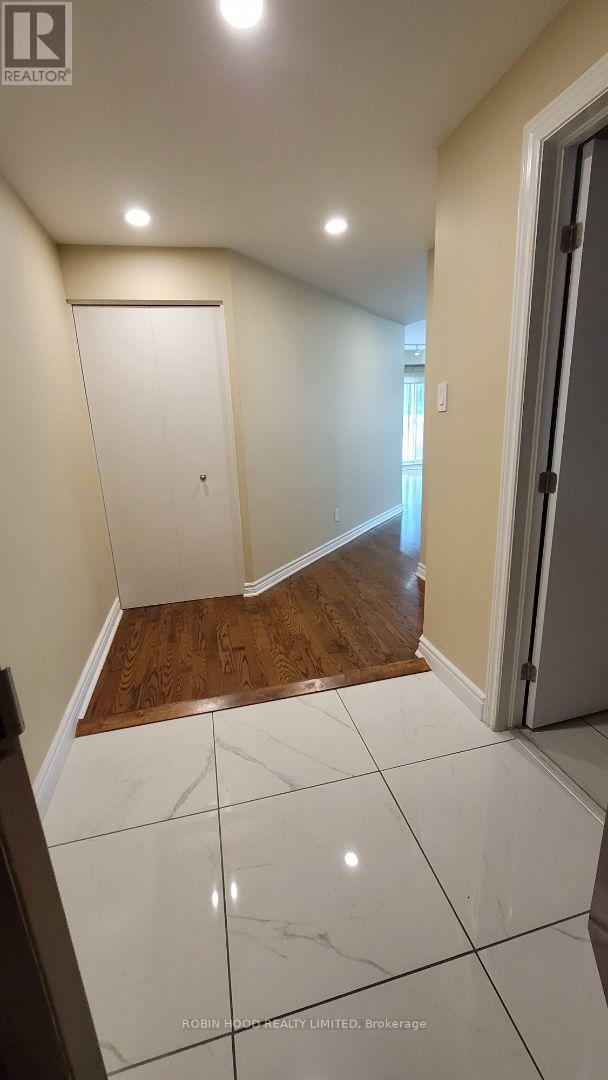 401 - 200 Rideau Street, Ottawa, Ontario  K1N 5Y1 - Photo 5 - X12892550