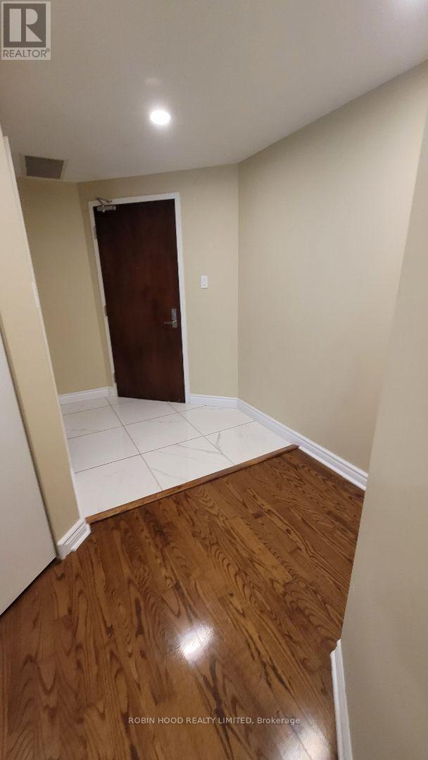 401 - 200 Rideau Street, Ottawa, Ontario  K1N 5Y1 - Photo 8 - X12892550