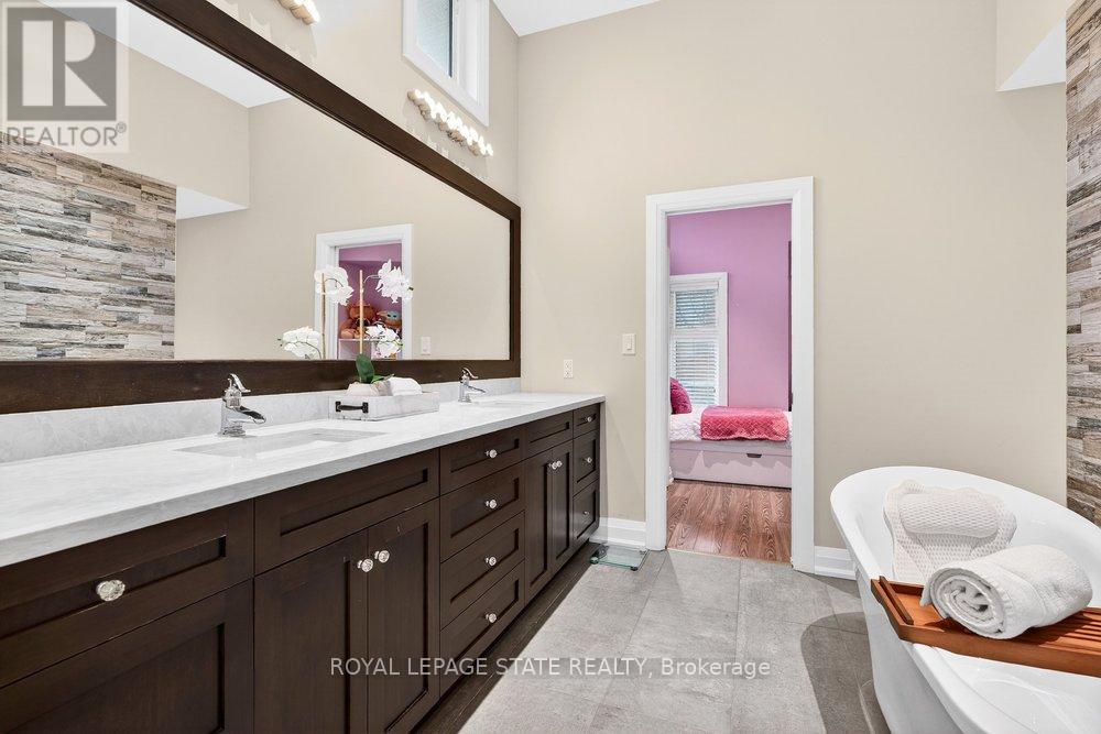 746 Quaker Road, Pelham, Ontario  L3C 3H4 - Photo 28 - X12892656