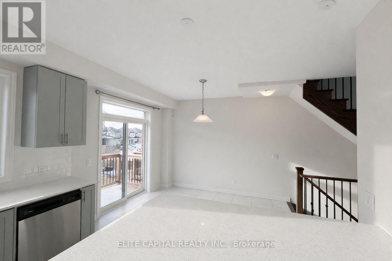 95 Elkington Crescent, Whitby, Ontario  L1P 0L7 - Photo 8 - E12835788