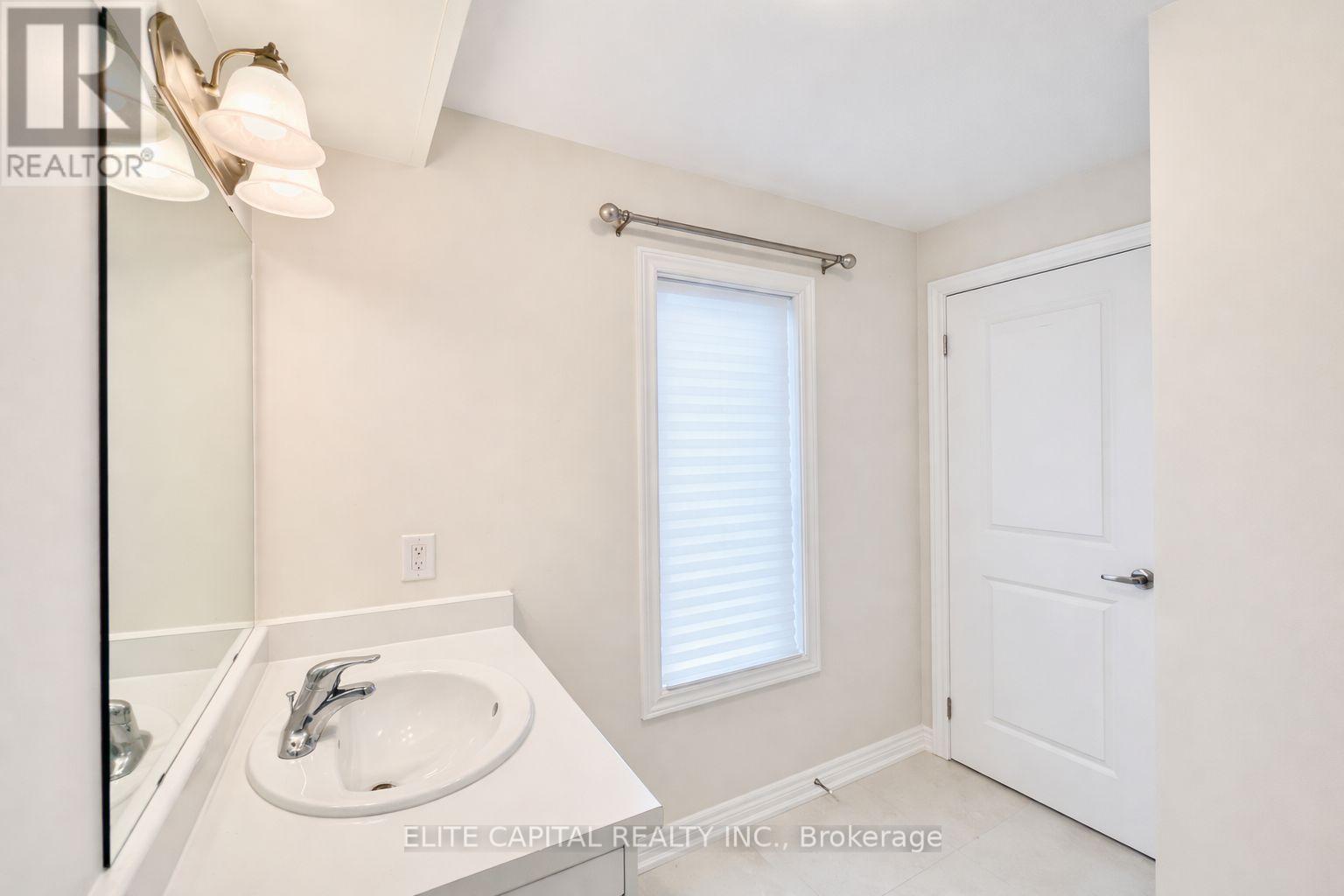 95 Elkington Crescent, Whitby, Ontario  L1P 0L7 - Photo 7 - E12835788