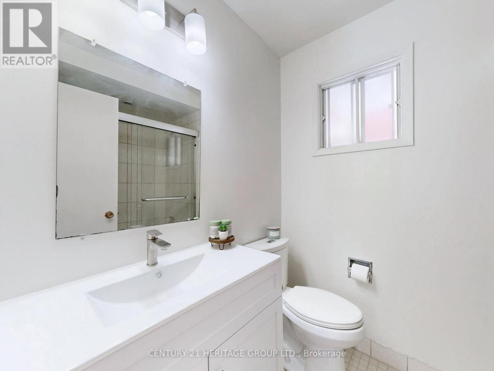 38 Gray Crescent, Richmond Hill, Ontario  L4C 5V5 - Photo 13 - N12879890