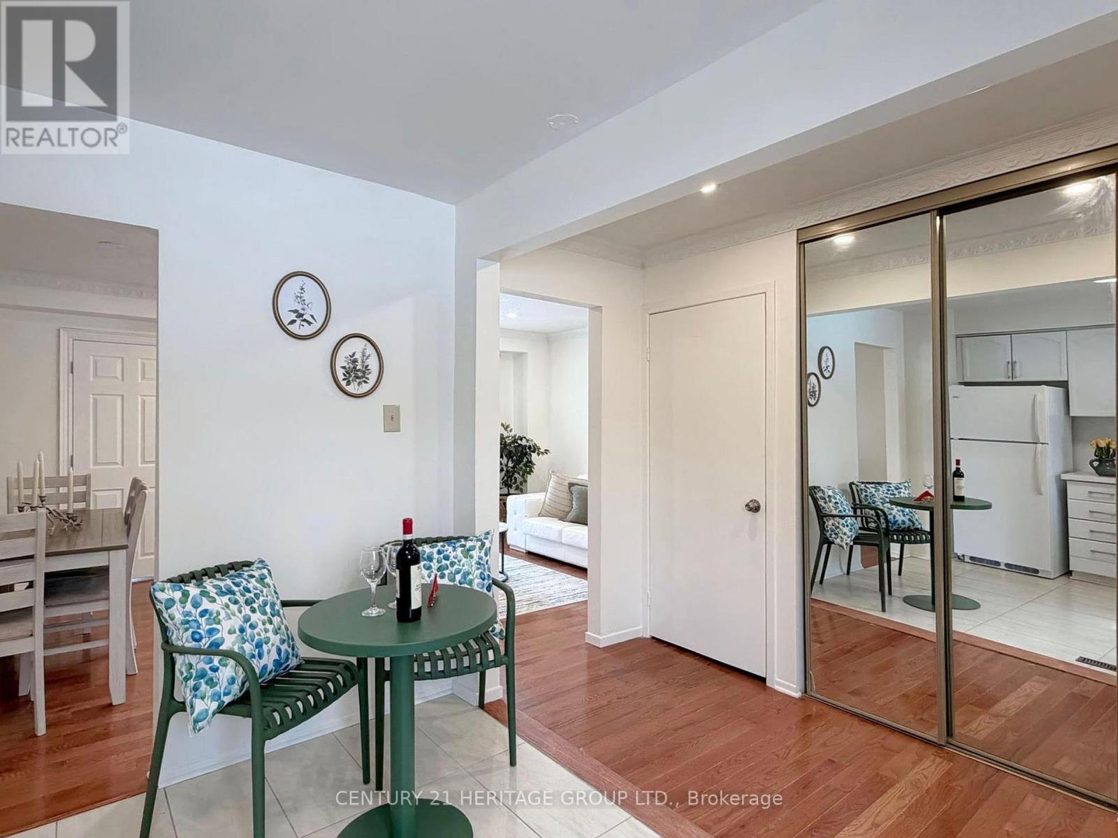 38 Gray Crescent, Richmond Hill, Ontario  L4C 5V5 - Photo 10 - N12879890