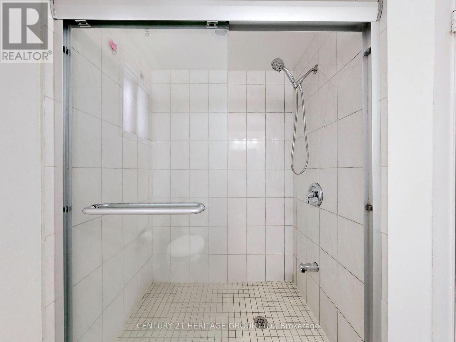 38 Gray Crescent, Richmond Hill, Ontario  L4C 5V5 - Photo 14 - N12879890