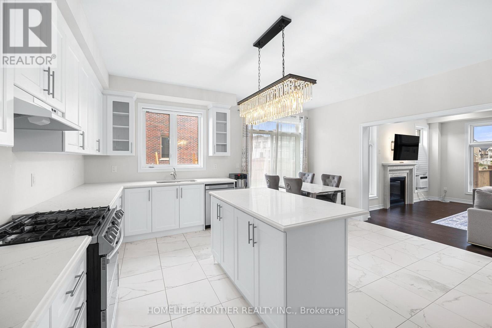 49 Ainslee Hill Crescent, Georgina (Baldwin), Ontario  L0E 1R0 - Photo 14 - N12892366