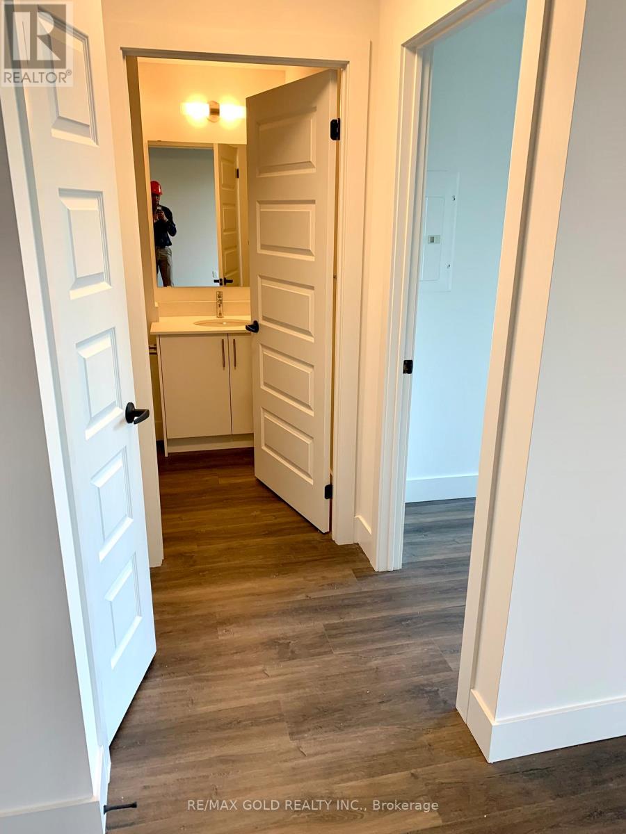 412 - 103 Roger Street N, Waterloo, Ontario  N2J 0G2 - Photo 5 - X12892700