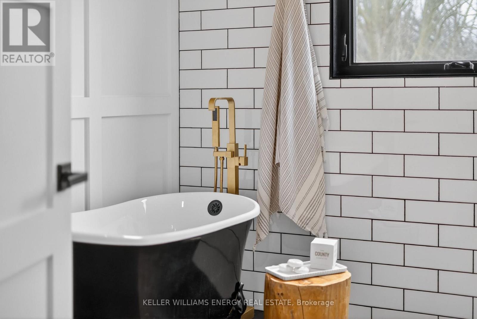 300 Hubbs Creek Road, Prince Edward County, Ontario  K0K 3L0 - Photo 31 - X12892720