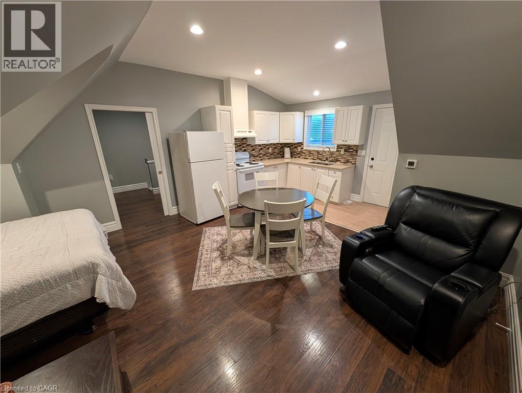 166 Cedardale Avenue Unit# Upper, Stoney Creek, Ontario  L8E 1R1 - Photo 3 - 40810059