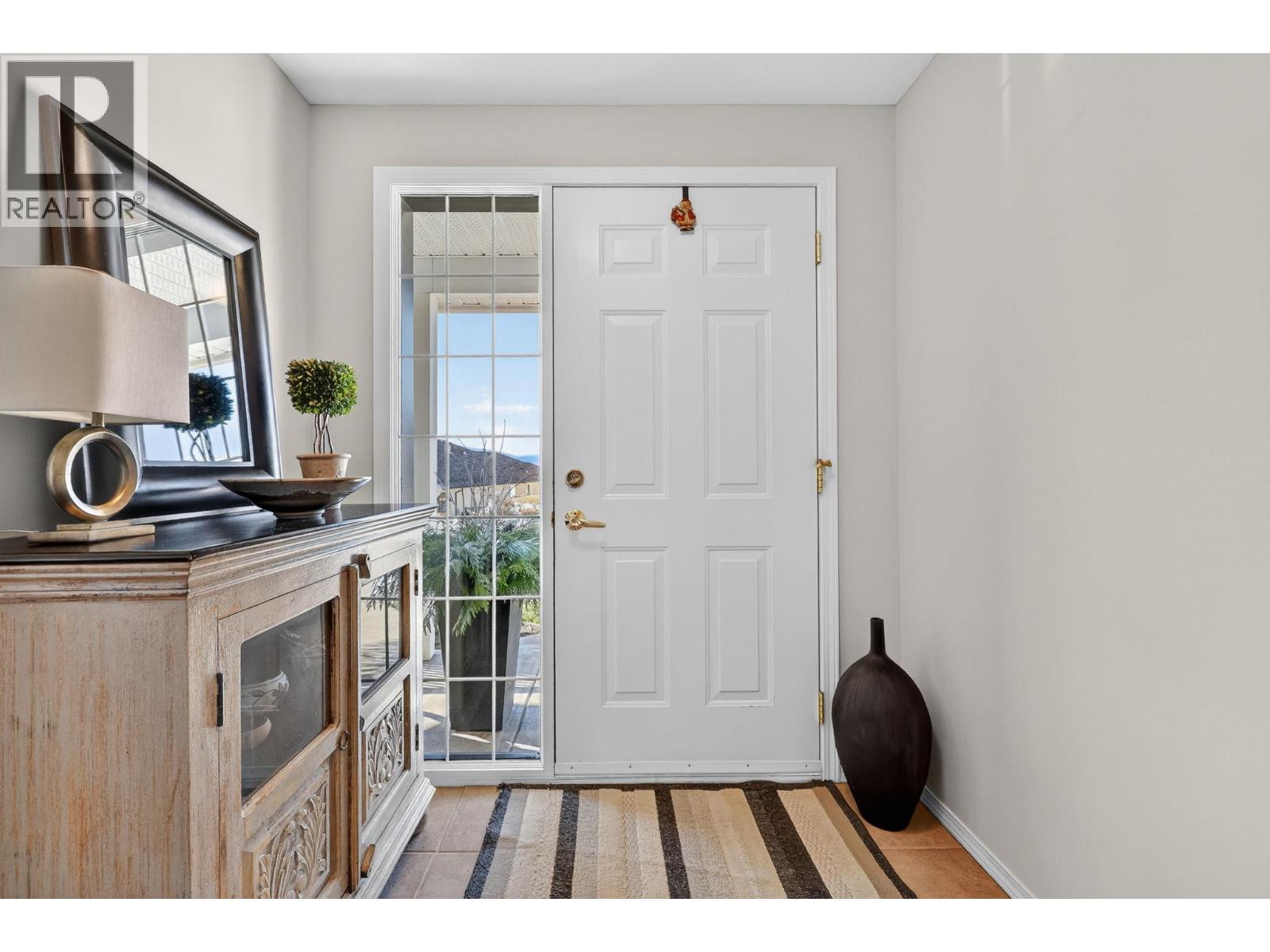 1568 Longley Crescent, Kelowna, British Columbia  V1P 1M9 - Photo 5 - 10375768