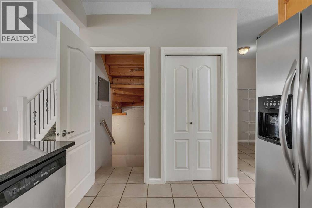 97 Royal Manor Nw, Calgary, Alberta  T3G 5T5 - Photo 36 - A2282082