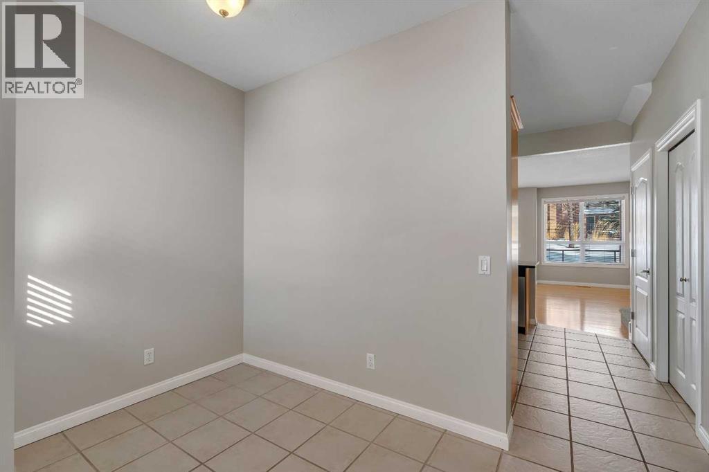 97 Royal Manor Nw, Calgary, Alberta  T3G 5T5 - Photo 6 - A2282082