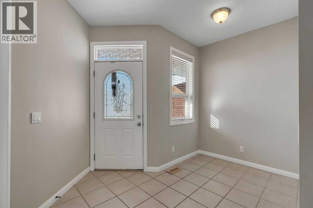 97 Royal Manor Nw, Calgary, Alberta  T3G 5T5 - Photo 4 - A2282082