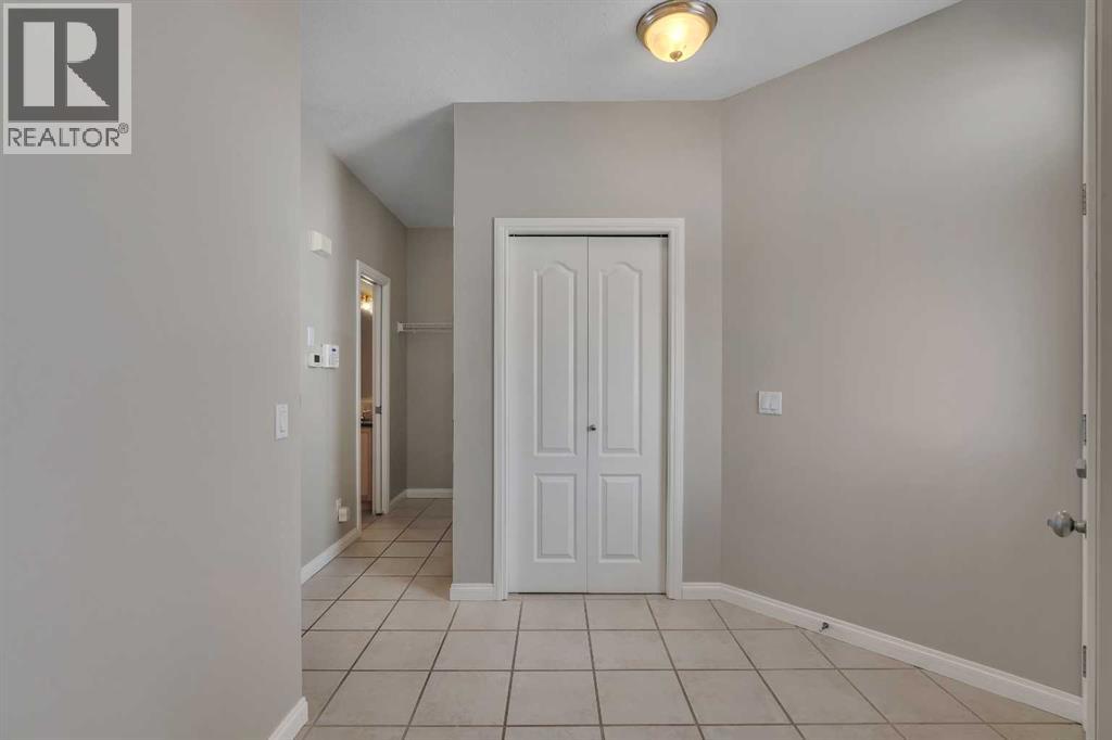 97 Royal Manor Nw, Calgary, Alberta  T3G 5T5 - Photo 5 - A2282082