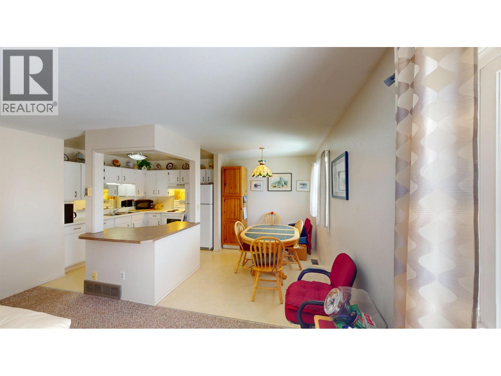 238 Elm Avenue, 100 Mile House, British Columbia  V0K 2E0 - Photo 6 - R3100324