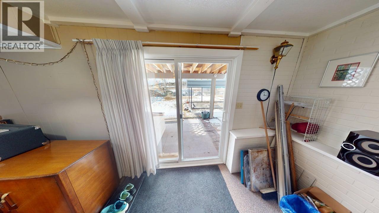 238 Elm Avenue, 100 Mile House, British Columbia  V0K 2E0 - Photo 24 - R3100324