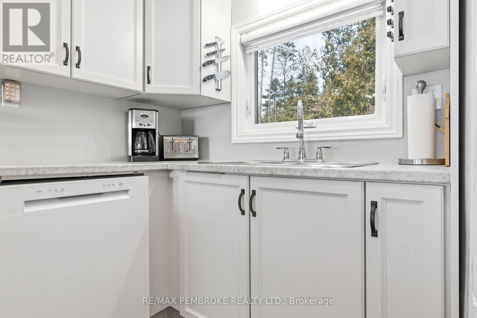 229 Holiday Lane, North Algona Wilberforce, Ontario  K0J 1T0 - Photo 10 - X12892756