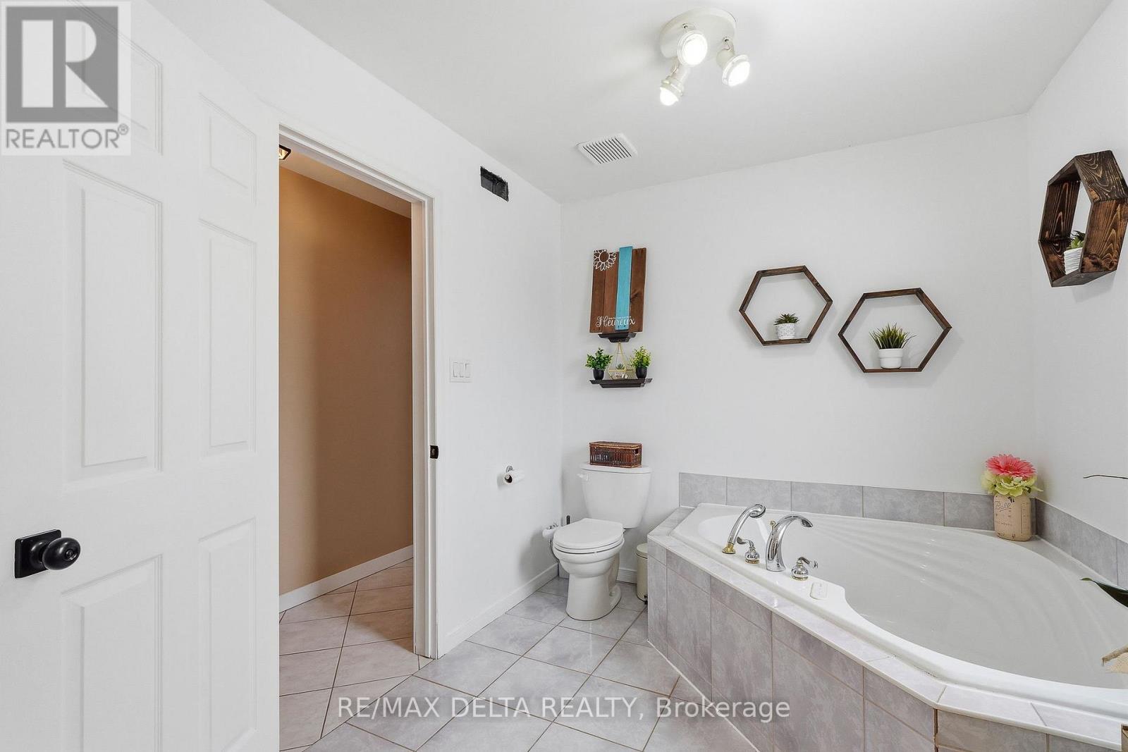 677 Ste Marie Street, Casselman, Ontario  K0A 1M0 - Photo 23 - X12892800