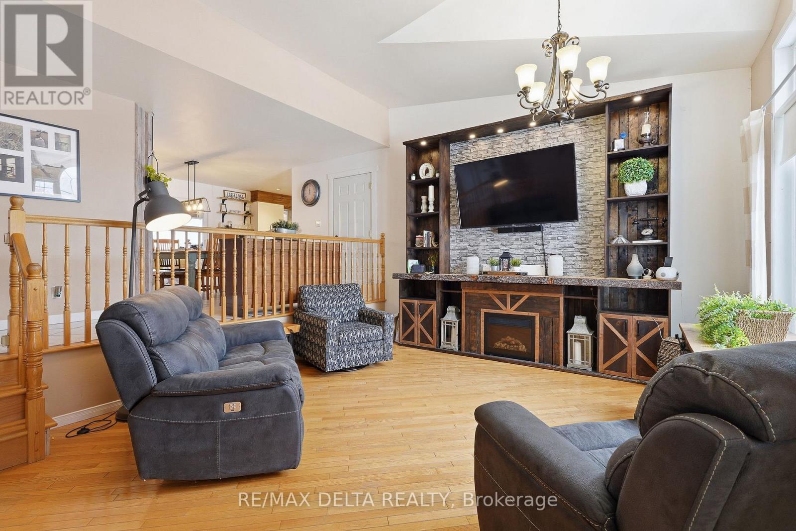 677 Ste Marie Street, Casselman, Ontario  K0A 1M0 - Photo 9 - X12892800