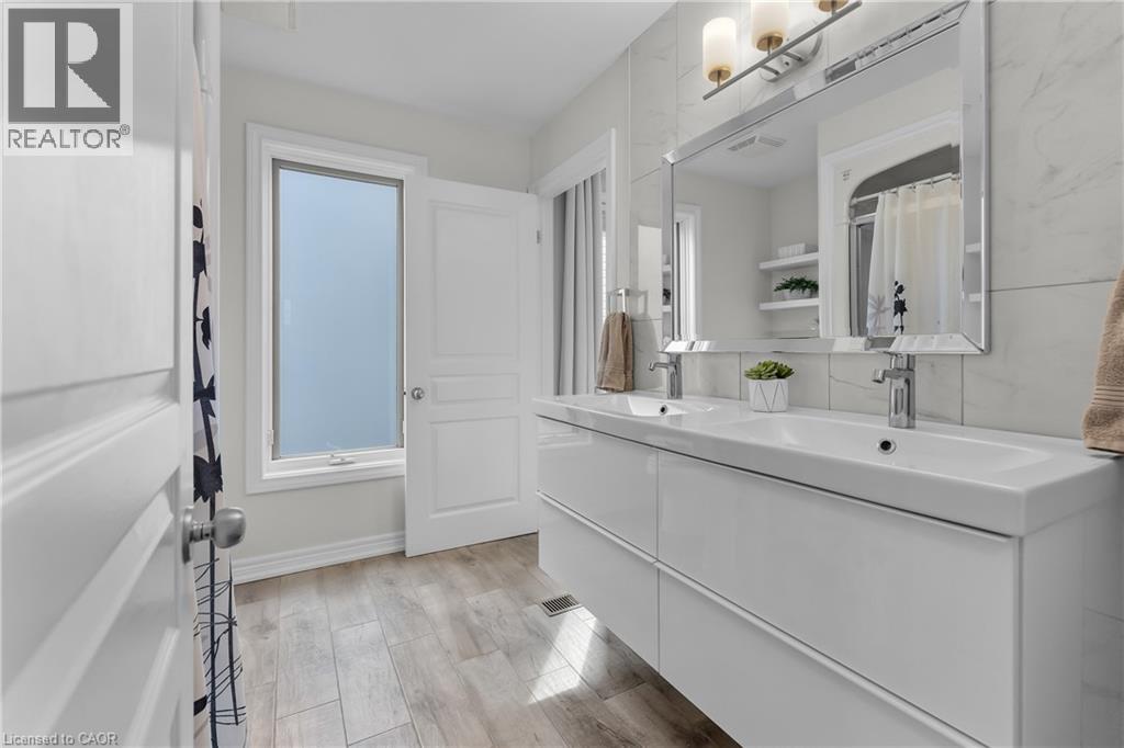 7032 Kelly Drive, Niagara Falls, Ontario  L2H 3J9 - Photo 22 - 40812844