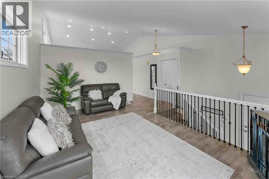 7032 Kelly Drive, Niagara Falls, Ontario  L2H 3J9 - Photo 7 - 40812844