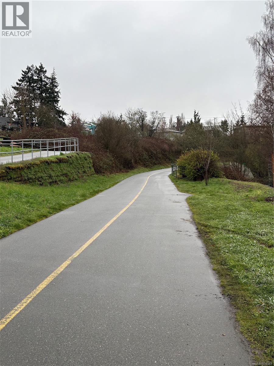 3135 Washington Ave, Victoria, British Columbia  V9A 1P8 - Photo 5 - 1028341