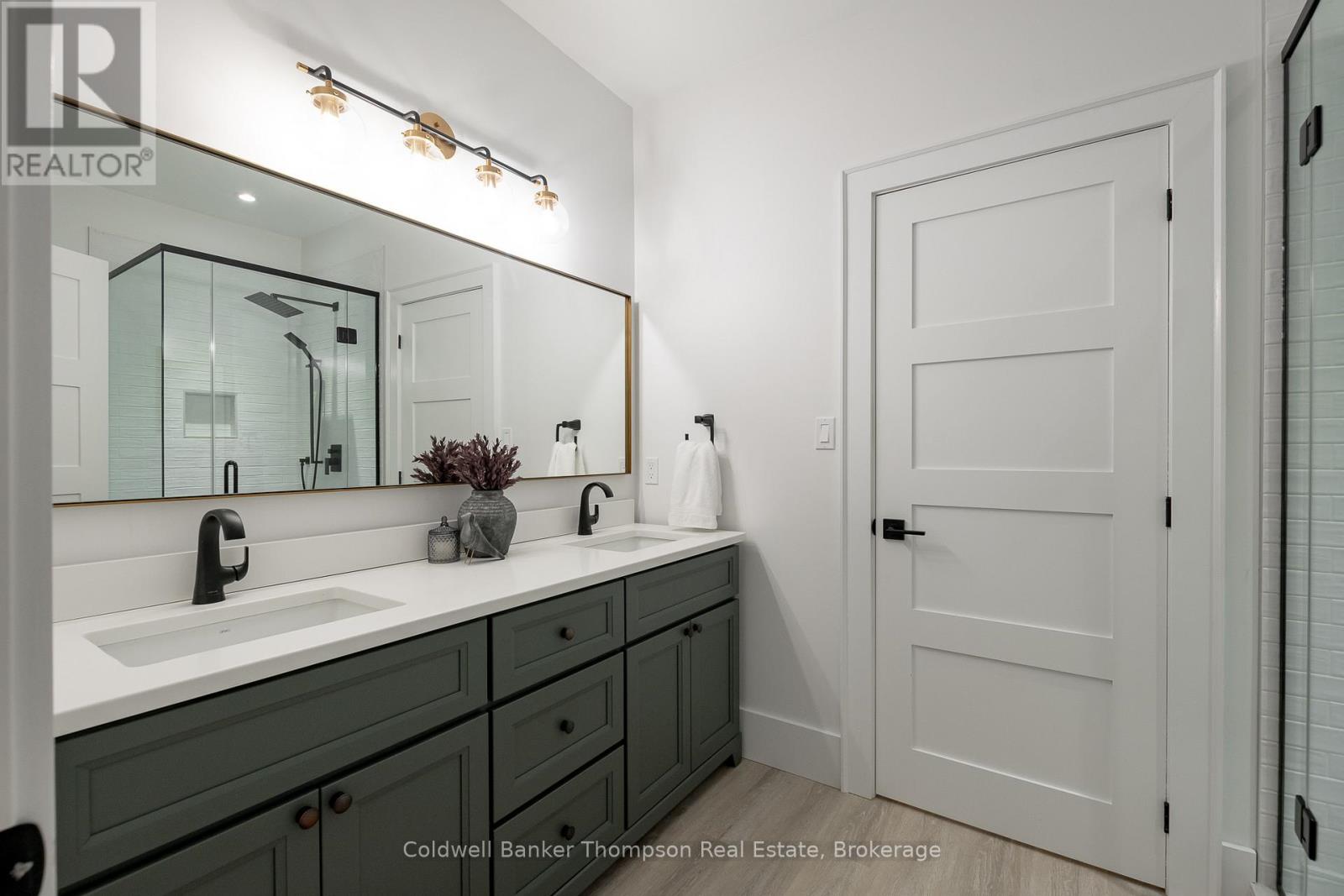 10 St George's Court, Huntsville, Ontario  P1H 1B1 - Photo 40 - X12892896