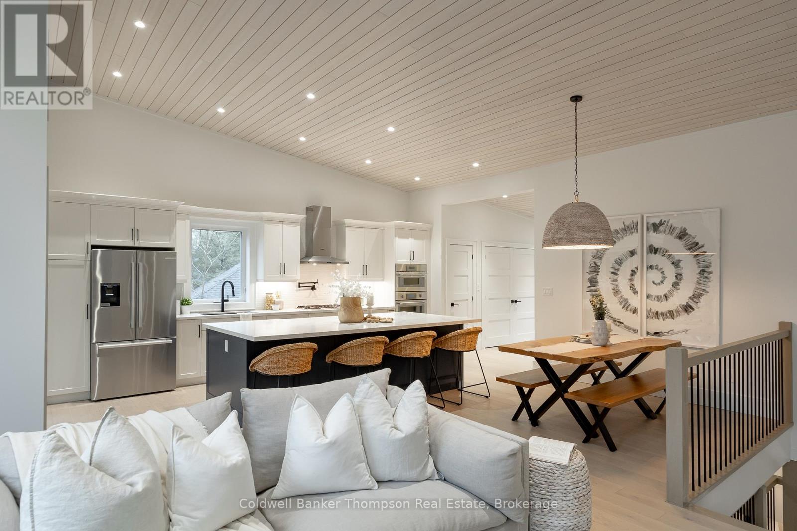 10 St George's Court, Huntsville, Ontario  P1H 1B1 - Photo 9 - X12892896