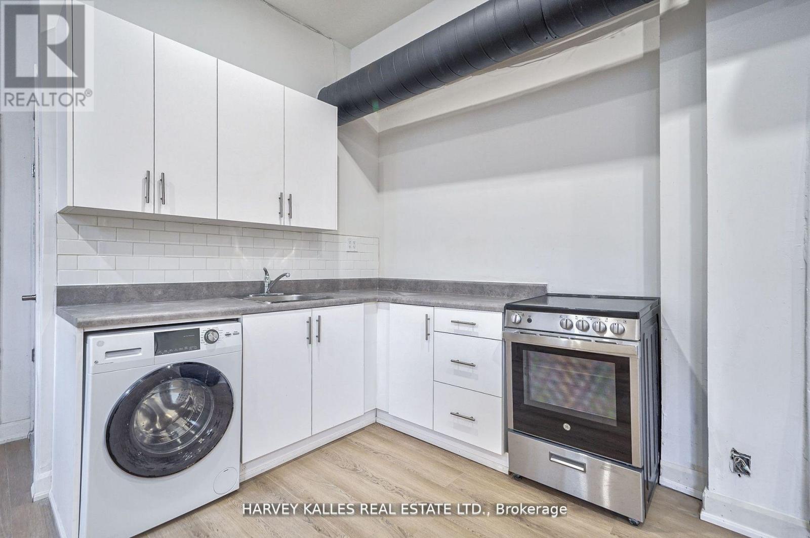 Unit 5 - 1046 Bathurst Street, Toronto, Ontario  M5R 3G7 - Photo 14 - C12892878