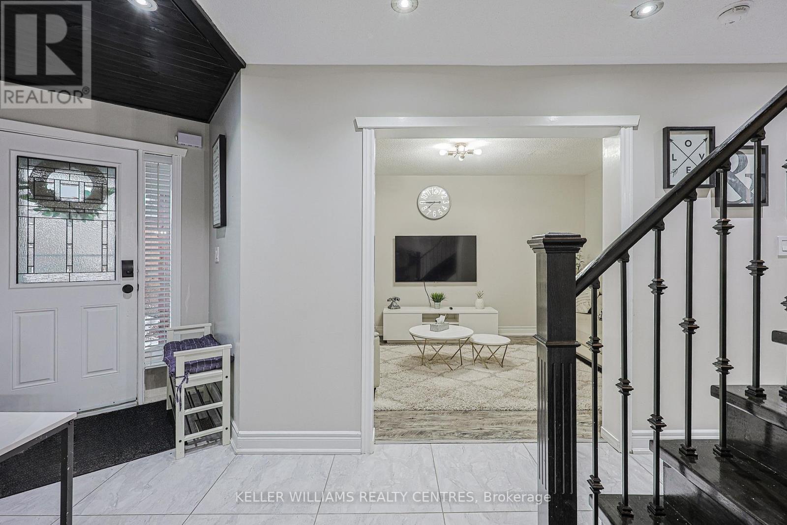 325 Marshall Crescent, Orangeville, Ontario  L9W 4Y3 - Photo 3 - W12757964