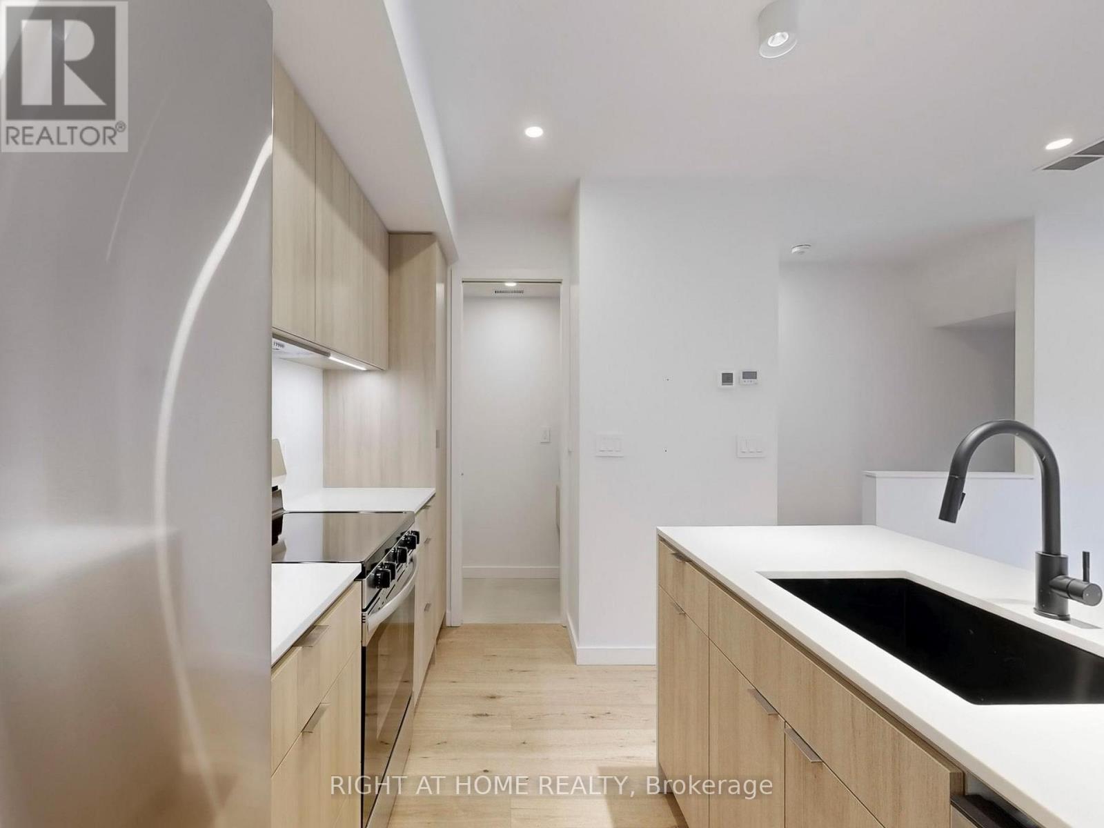 2 - 14 Salem Avenue, Toronto, Ontario  M6H 3C1 - Photo 6 - W12864664