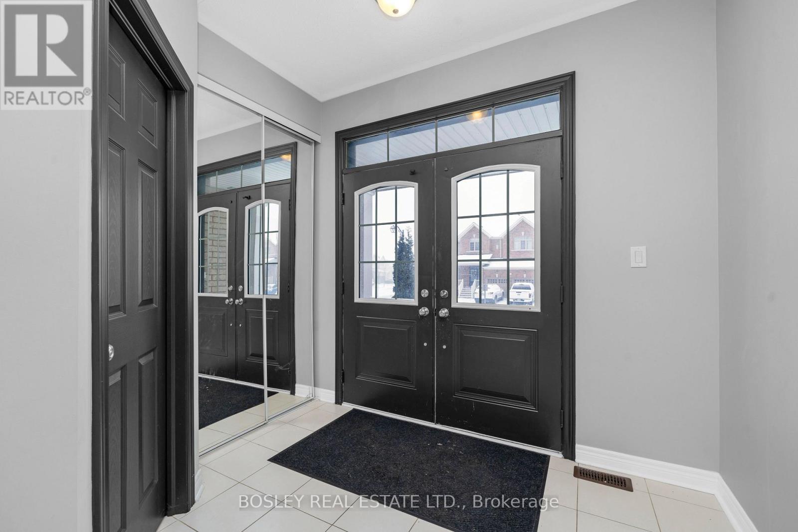 24 Schwalm Crescent, New Tecumseth, Ontario  L0G 1W0 - Photo 3 - N12892810