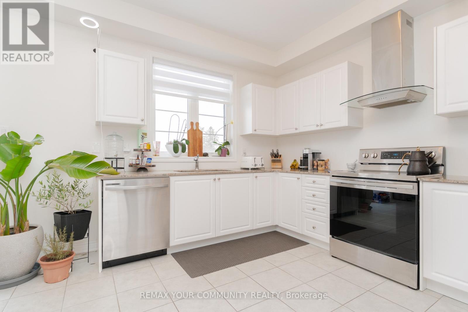 12 Globemaster Lane, Richmond Hill, Ontario  L4E 1H3 - Photo 18 - N12892914