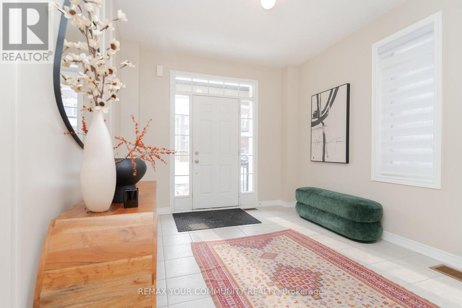 12 Globemaster Lane, Richmond Hill, Ontario  L4E 1H3 - Photo 3 - N12892914