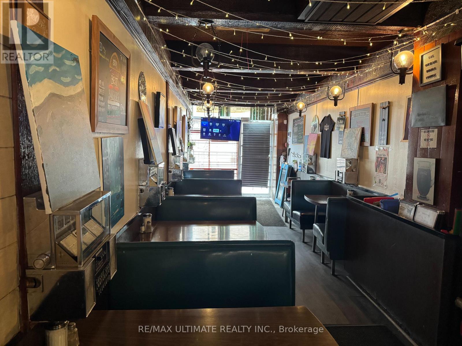 160 Springhurst Avenue, Toronto (South Parkdale), Ontario  M6K 1C2 - Photo 7 - W12892716