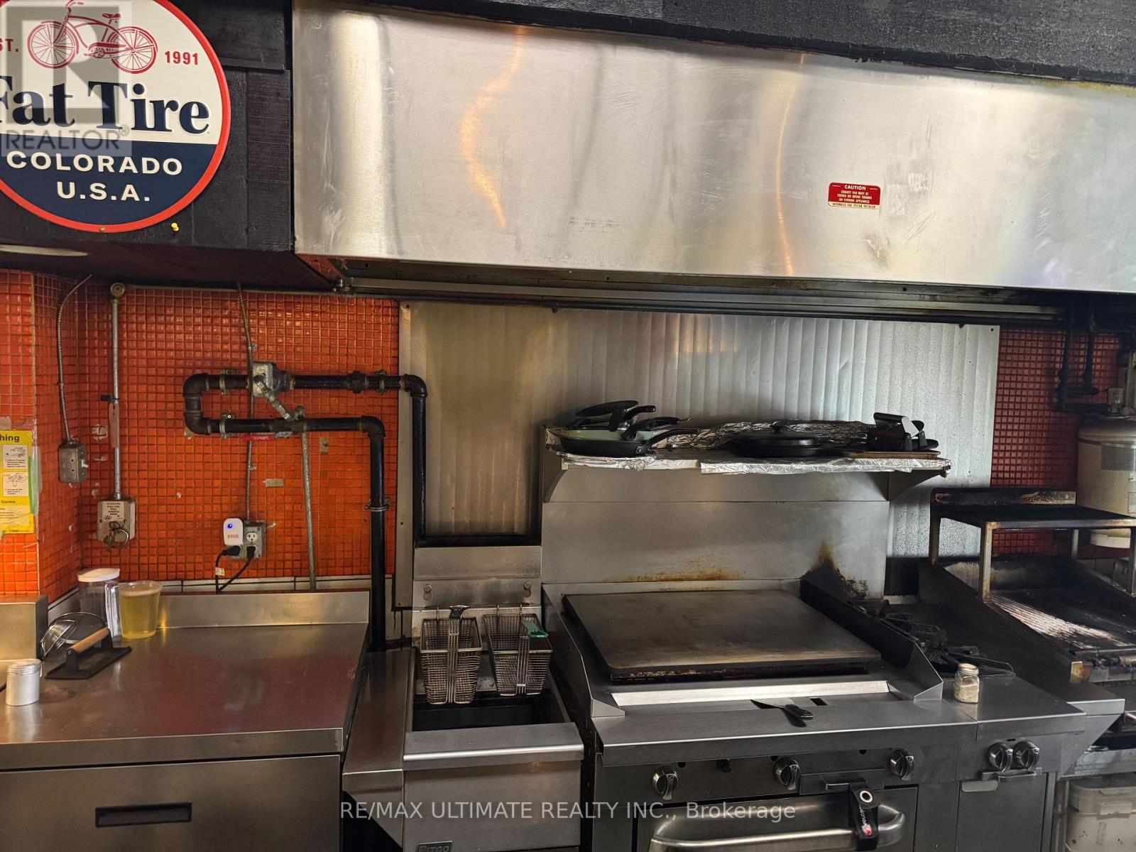 160 Springhurst Avenue, Toronto (South Parkdale), Ontario  M6K 1C2 - Photo 9 - W12892716