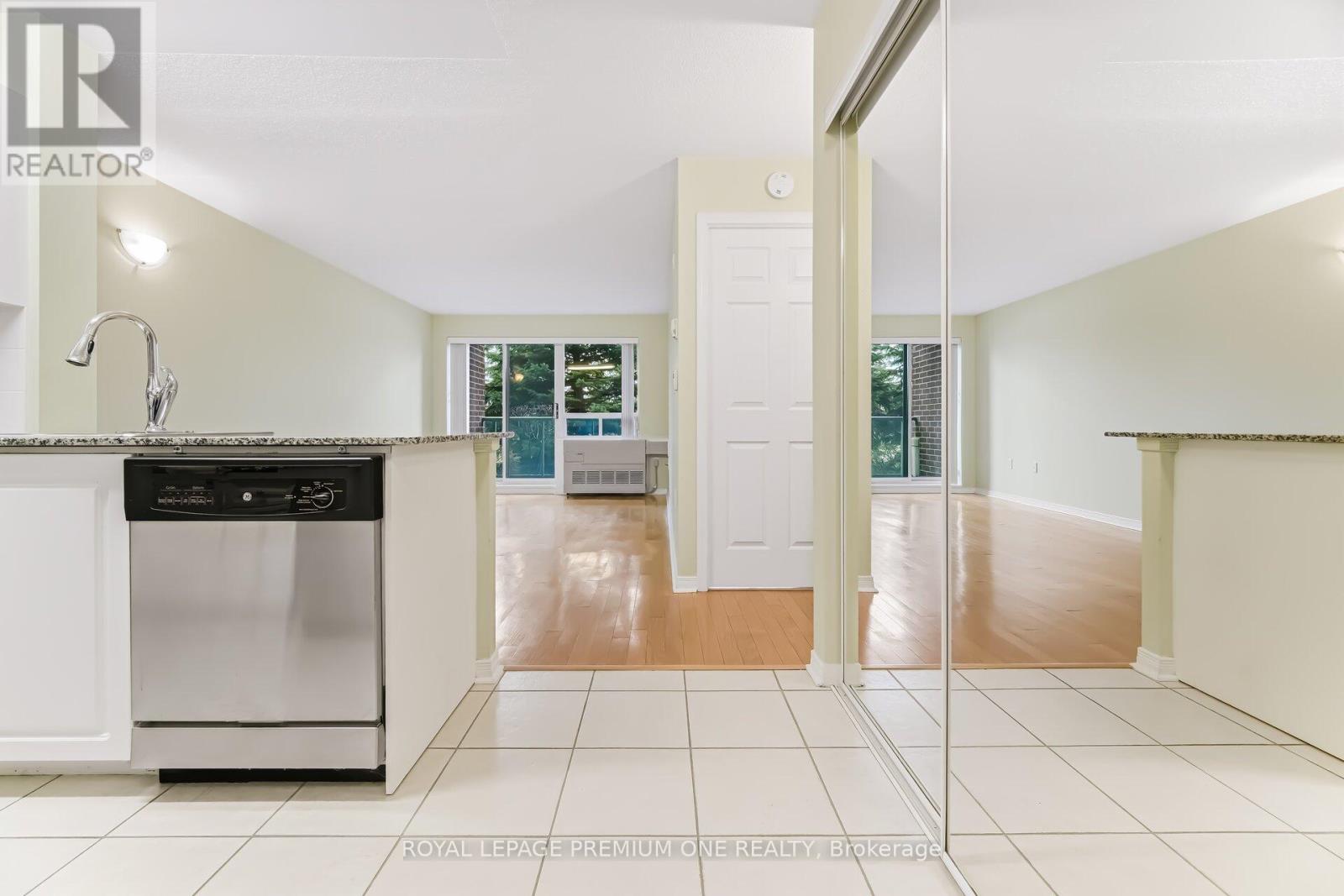 108 - 55 Via Rosedale, Brampton, Ontario  L6R 0V1 - Photo 6 - W12892734